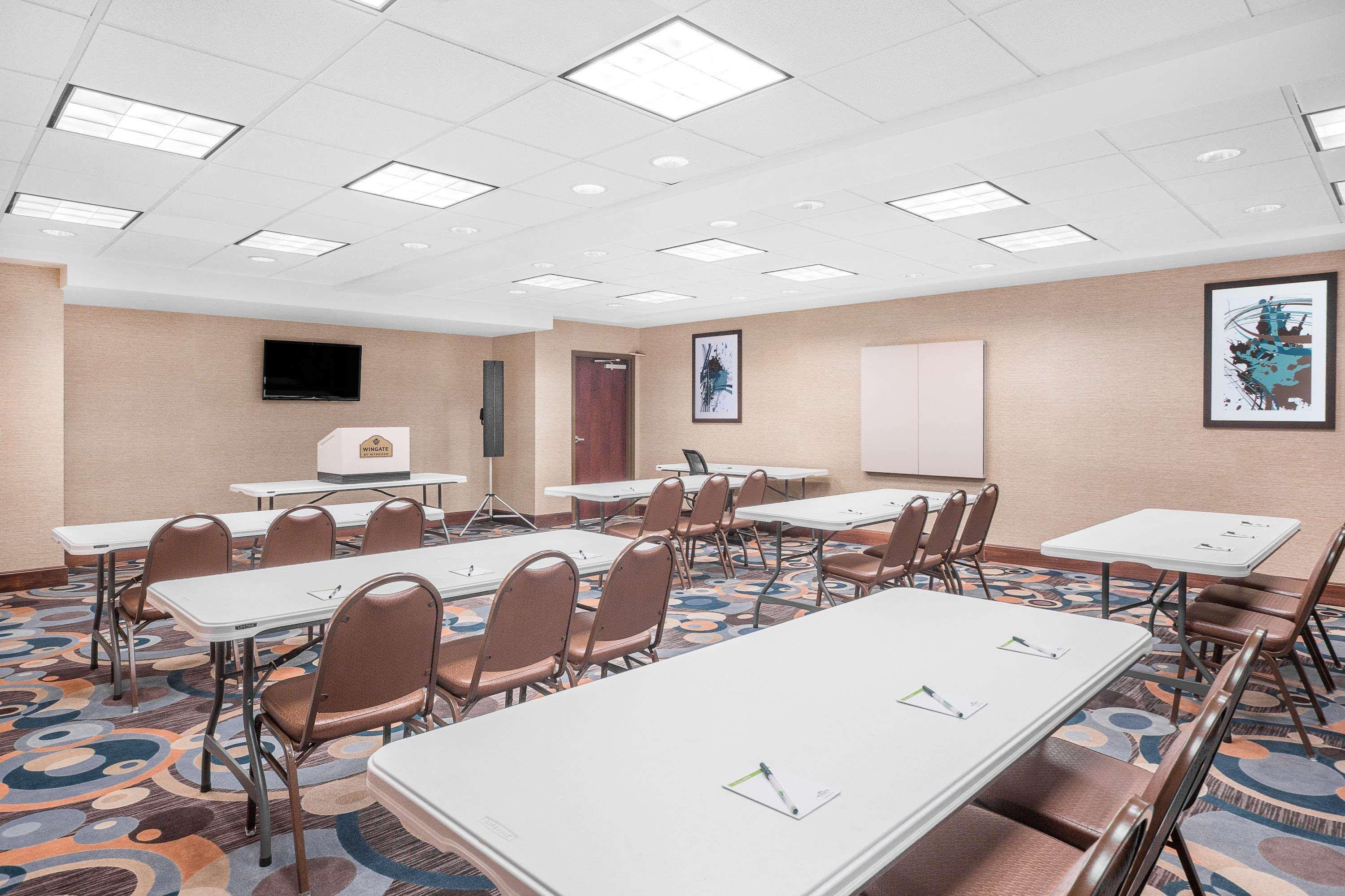 Holiday Inn Express - Gulfport Beach By Ihg Екстер'єр фото