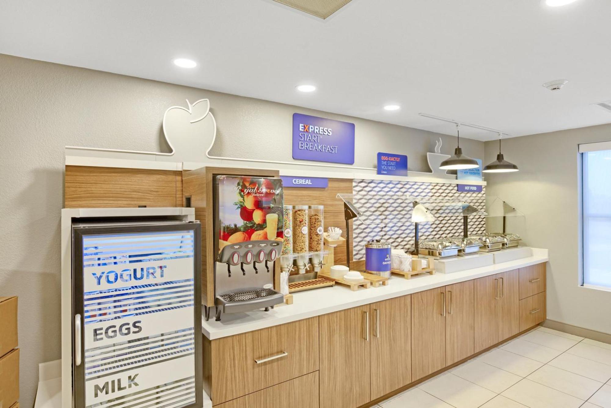 Holiday Inn Express - Gulfport Beach By Ihg Екстер'єр фото