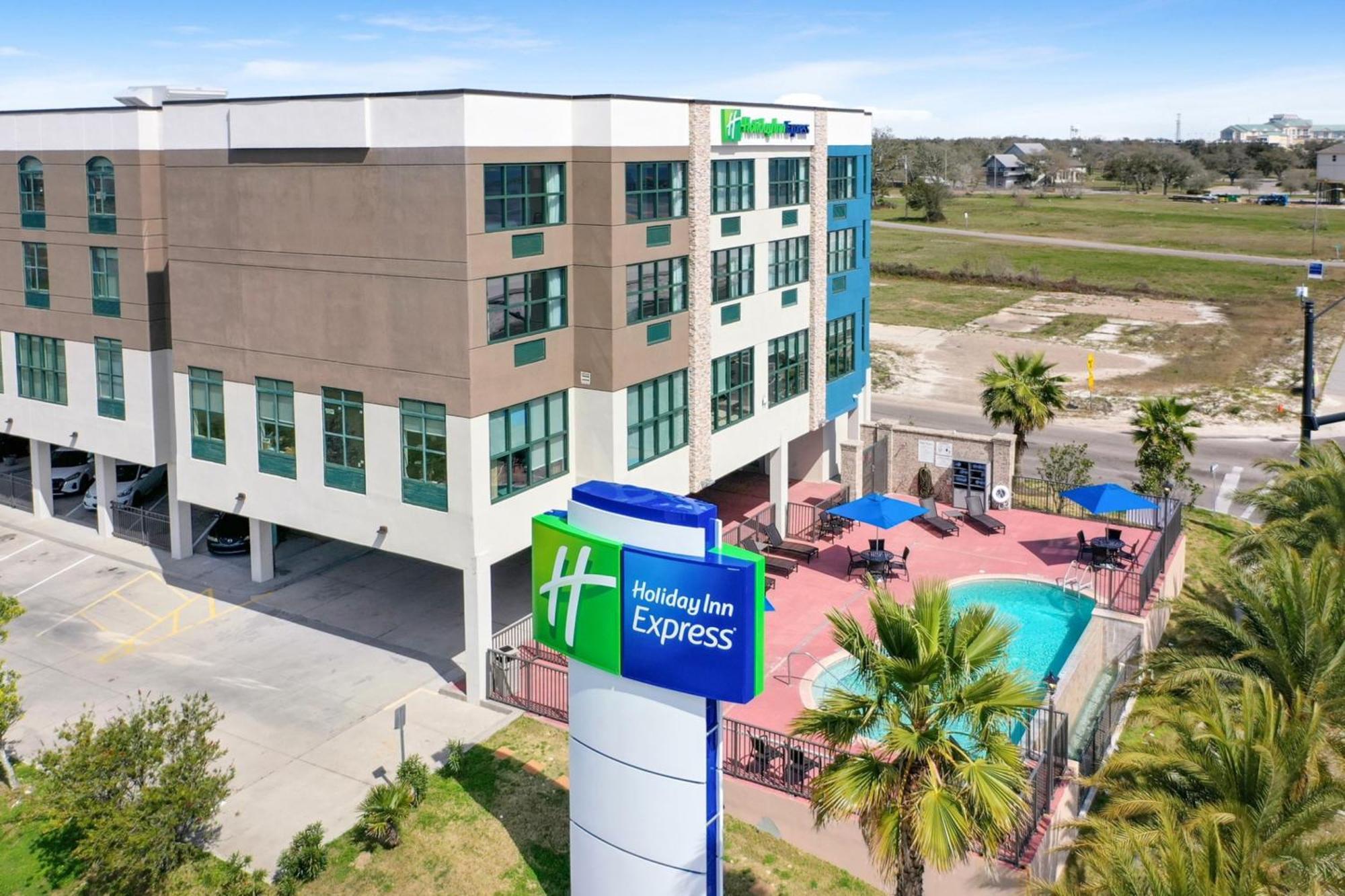Holiday Inn Express - Gulfport Beach By Ihg Екстер'єр фото