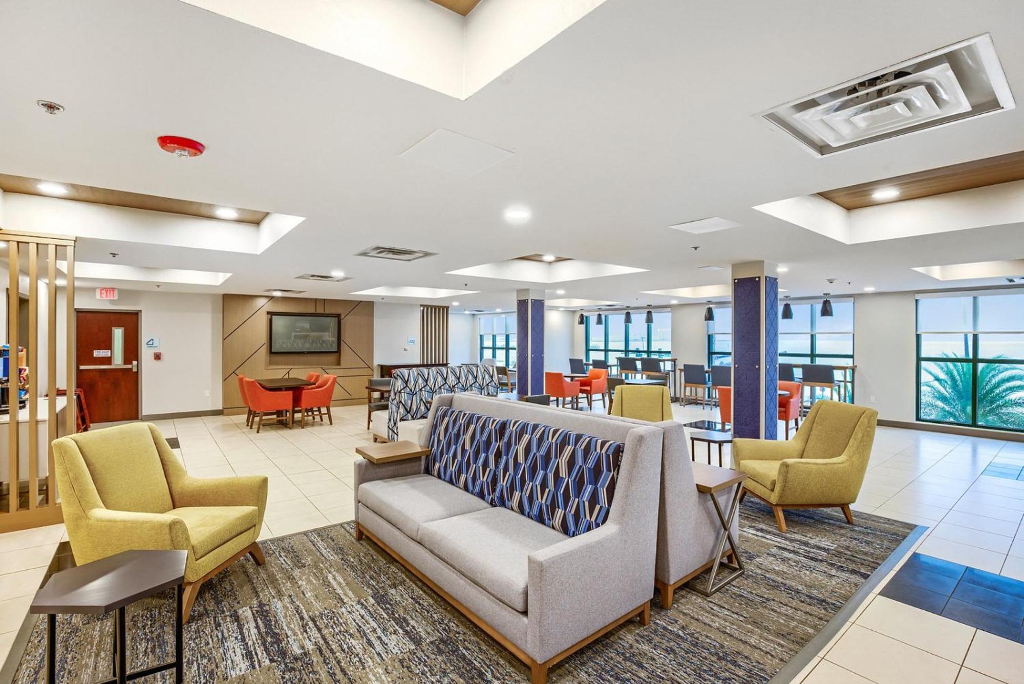 Holiday Inn Express - Gulfport Beach By Ihg Екстер'єр фото