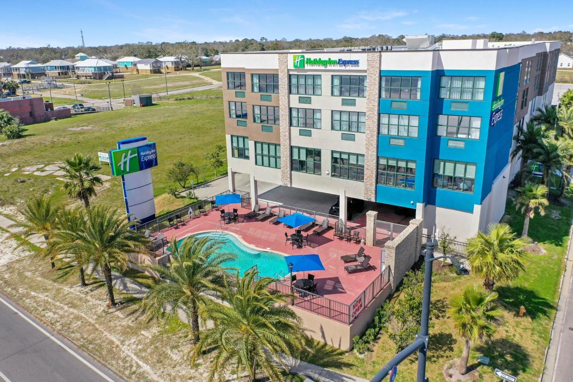 Holiday Inn Express - Gulfport Beach By Ihg Екстер'єр фото