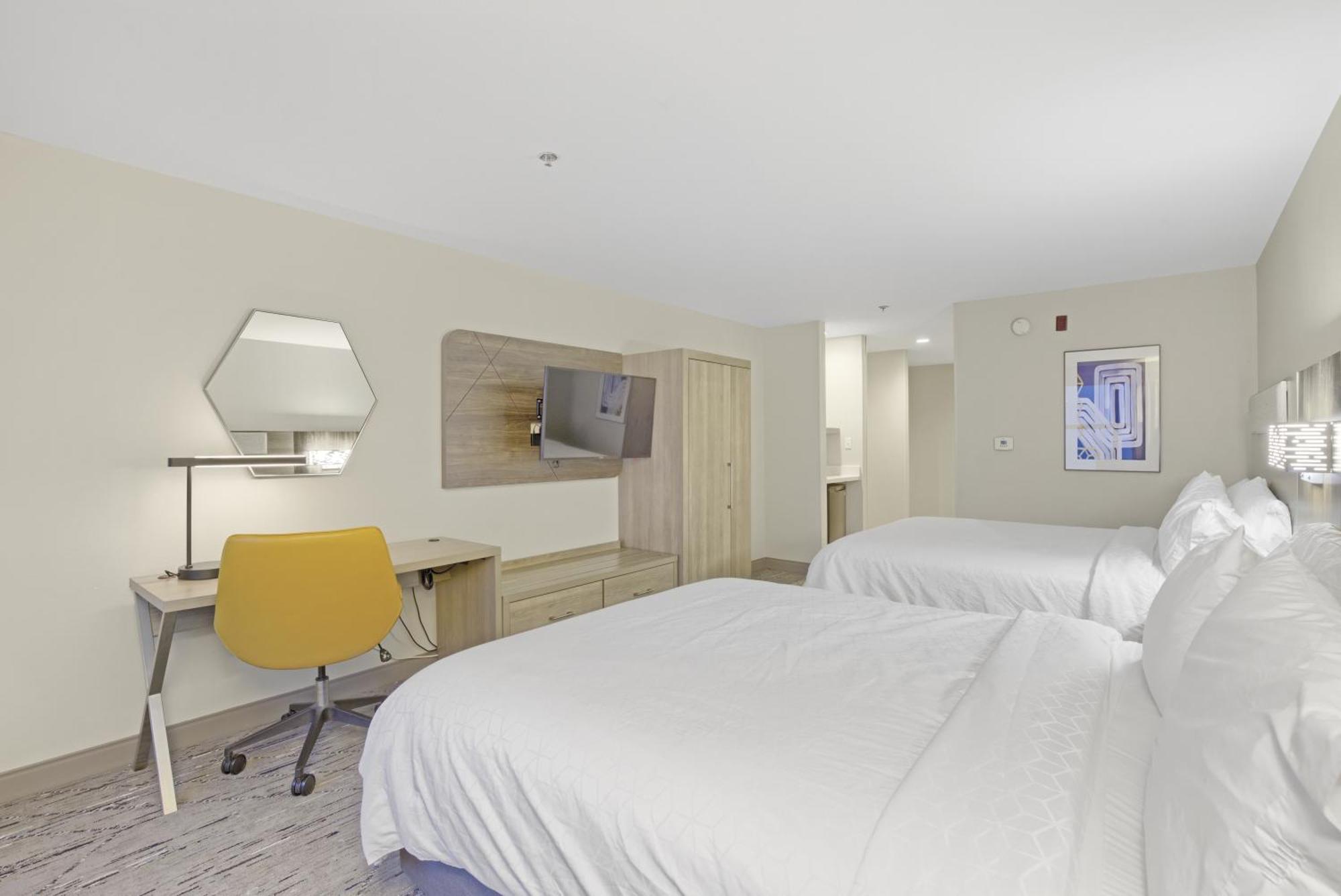 Holiday Inn Express - Gulfport Beach By Ihg Екстер'єр фото