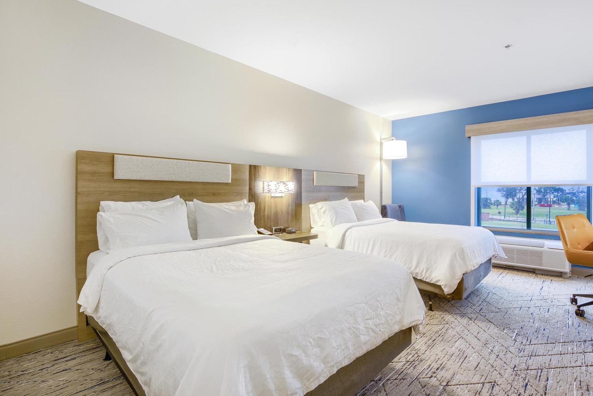 Holiday Inn Express - Gulfport Beach By Ihg Екстер'єр фото