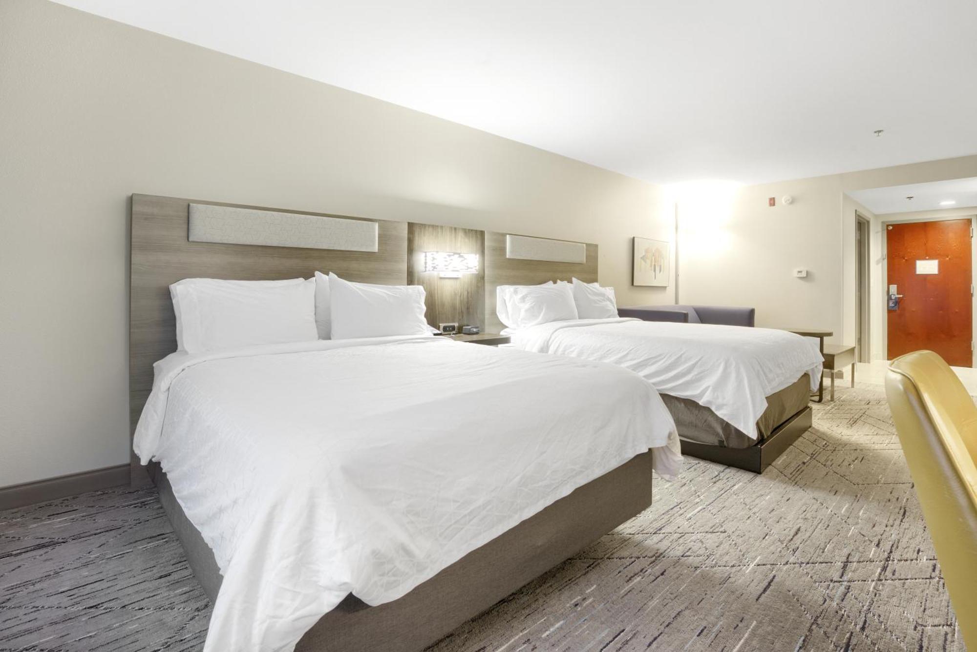 Holiday Inn Express - Gulfport Beach By Ihg Екстер'єр фото