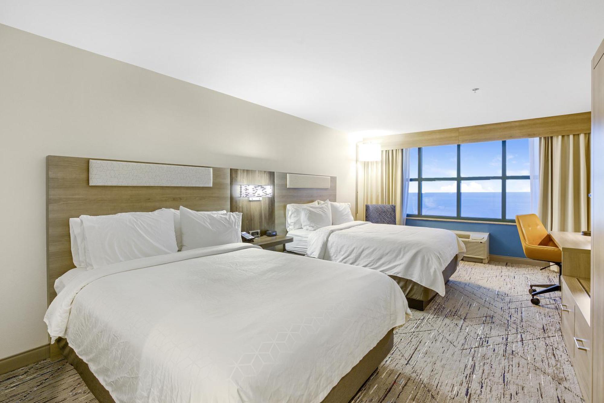Holiday Inn Express - Gulfport Beach By Ihg Екстер'єр фото