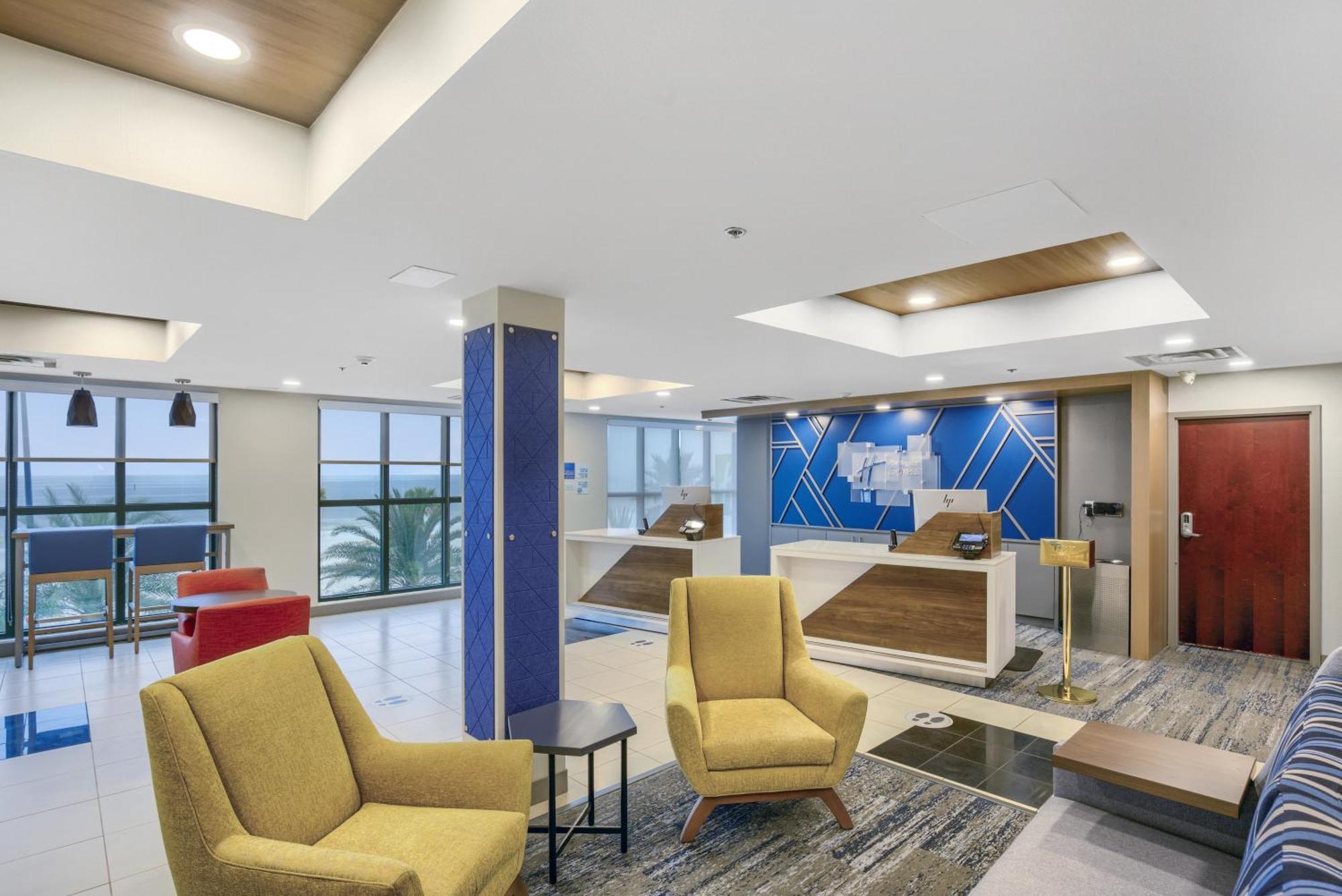 Holiday Inn Express - Gulfport Beach By Ihg Екстер'єр фото