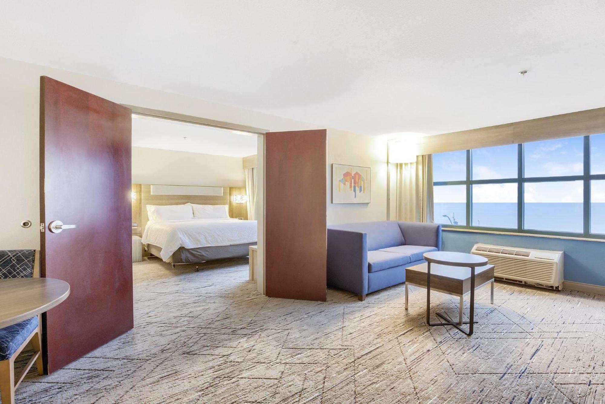 Holiday Inn Express - Gulfport Beach By Ihg Екстер'єр фото