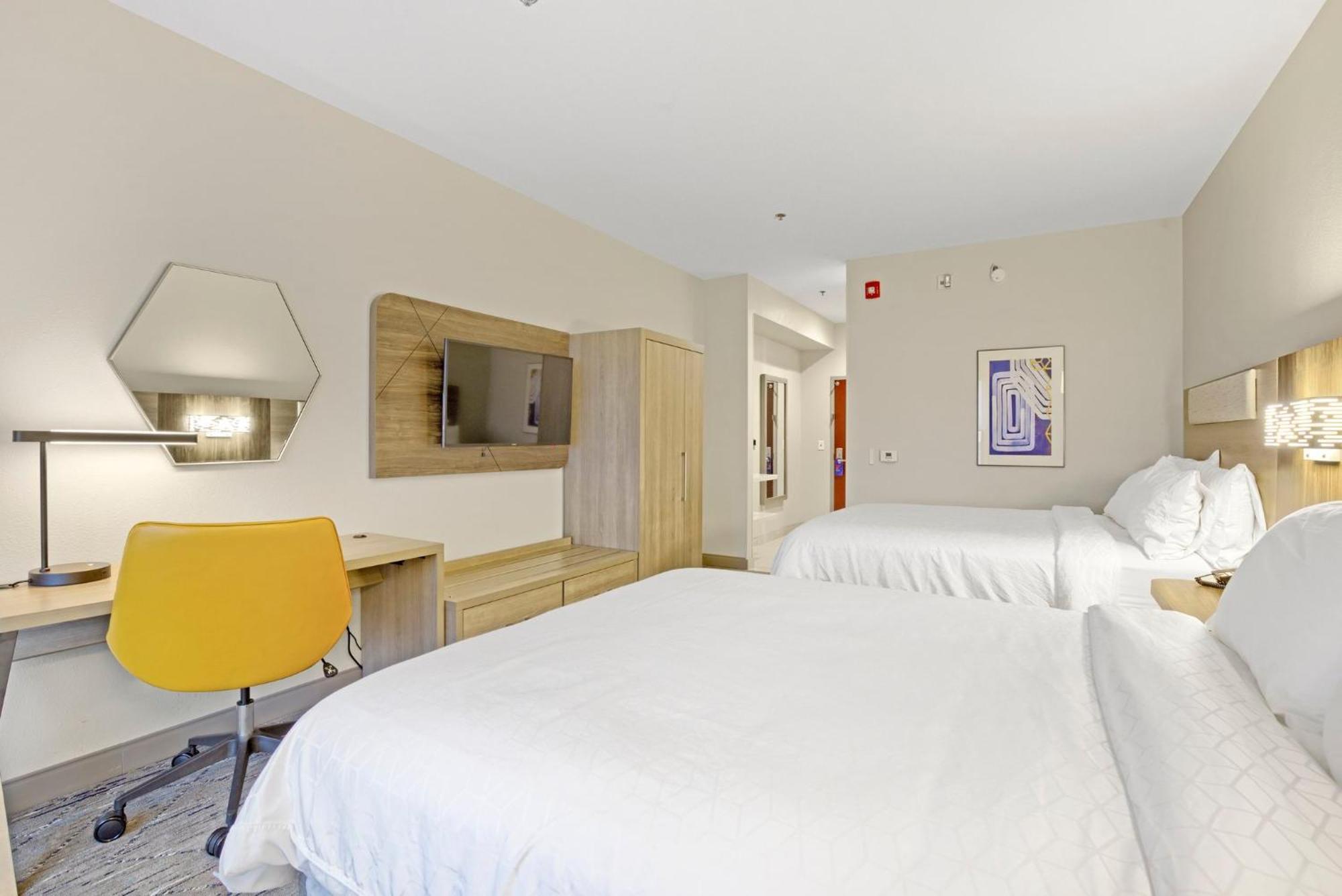Holiday Inn Express - Gulfport Beach By Ihg Екстер'єр фото