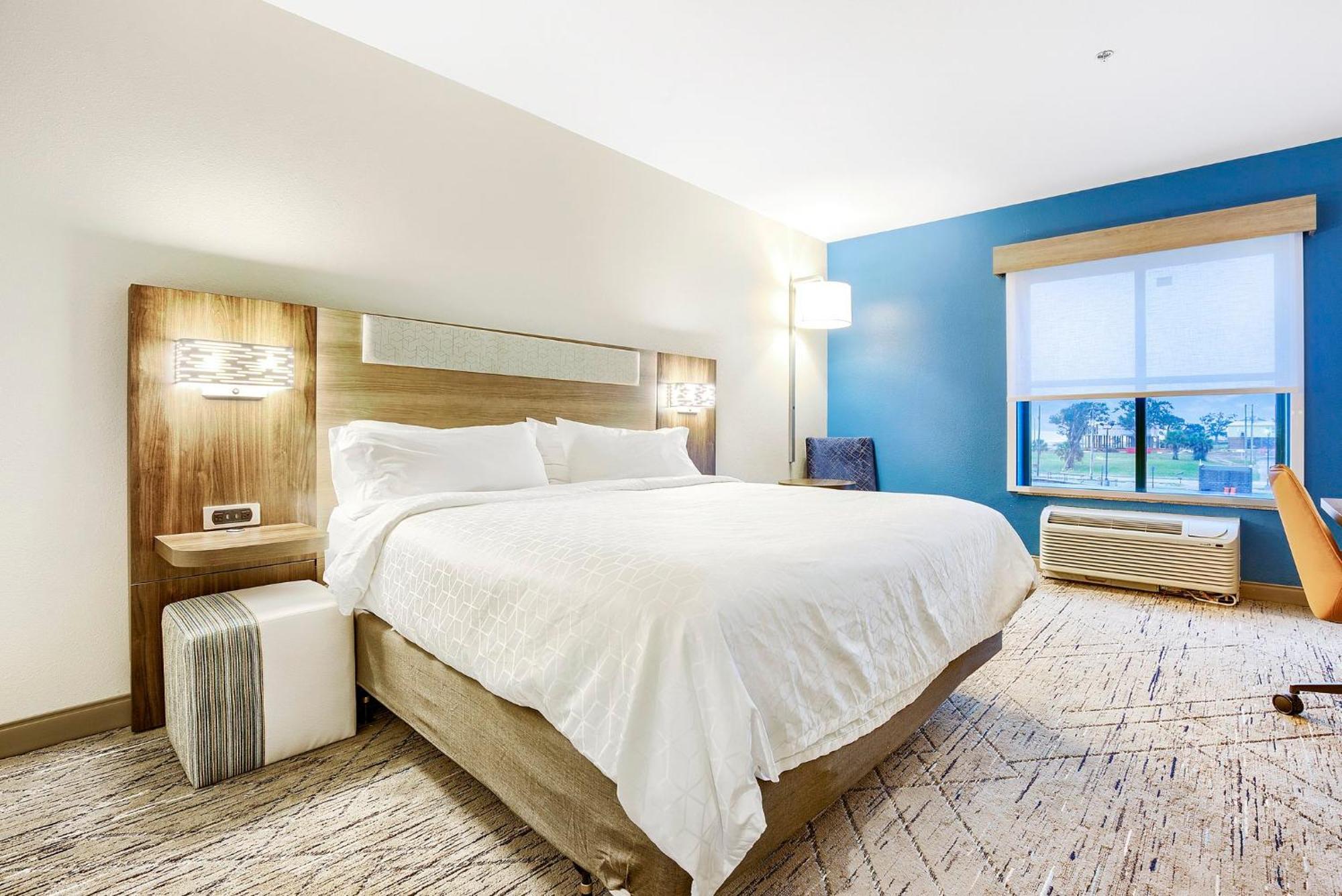 Holiday Inn Express - Gulfport Beach By Ihg Екстер'єр фото